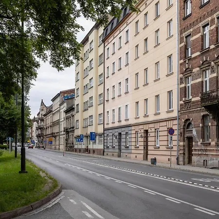 Cozy On Mickiewicza Street In Close To The Old Town By Renters *